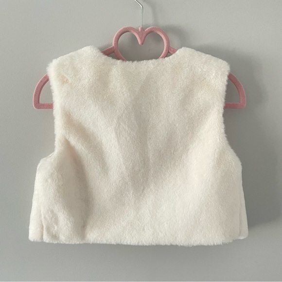 Fur Vest Old Navy - Picture 4 of 9